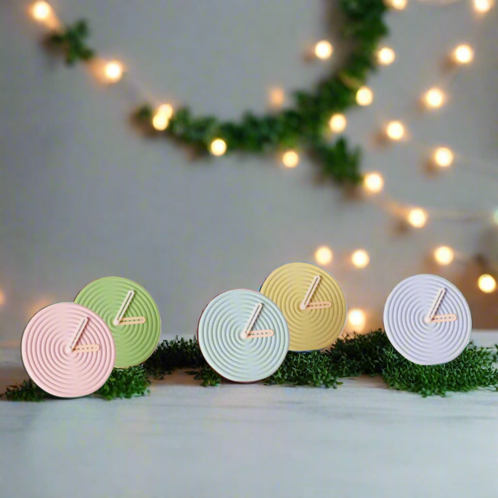 Minimalist Desktop Clock – Sleek Design 3D Printed In Multiple Color Options
