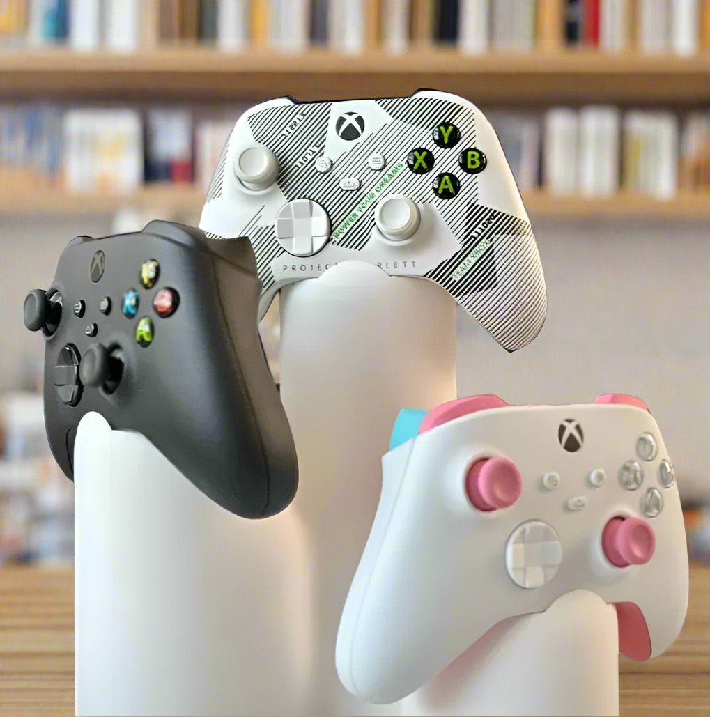 š® Modern Triple Controller Stand ā Sleek Holder for PS, PS5, Switch, Xbx & More 3D Printed In Multiple Color Options š®